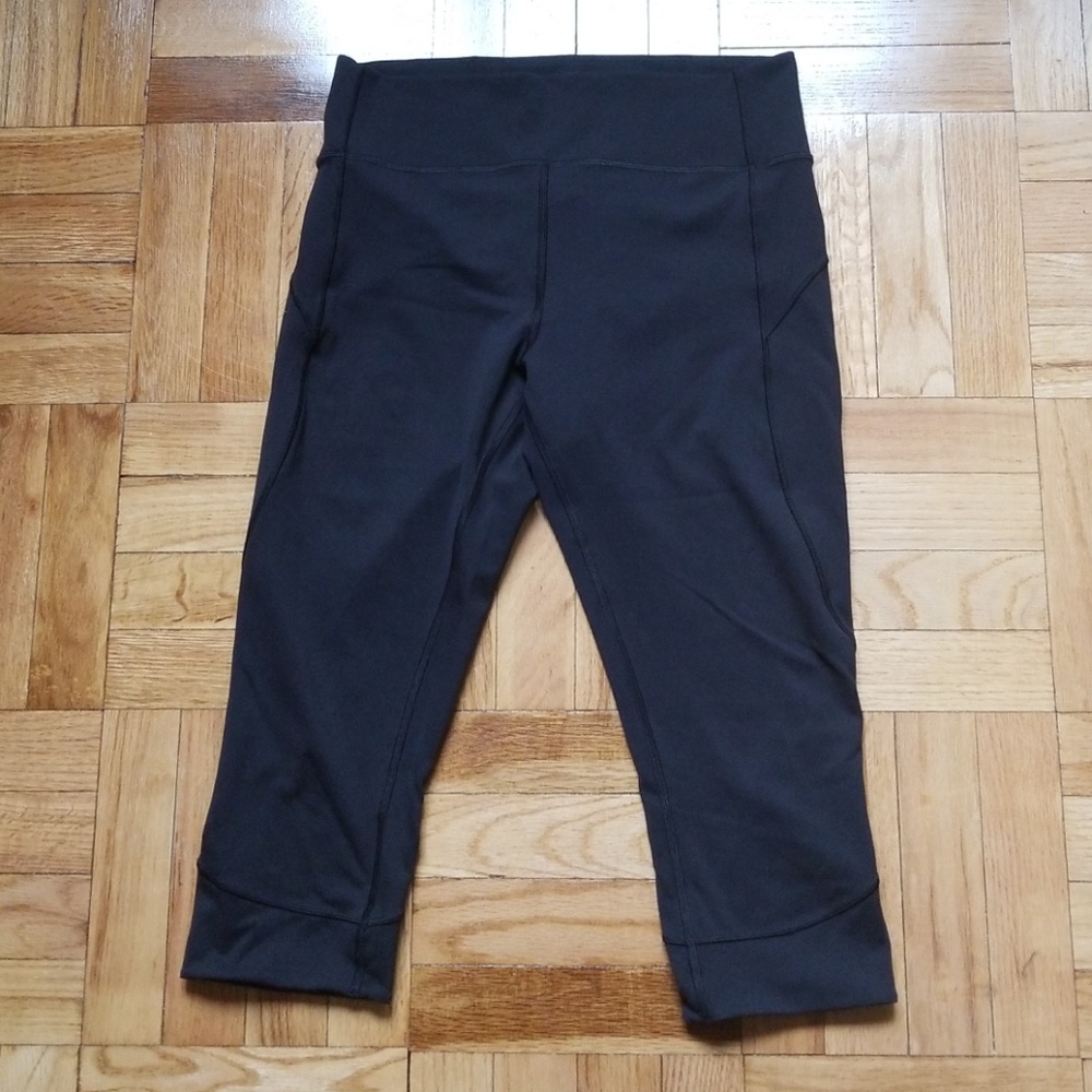 Lululemon In Movement Crop 19"